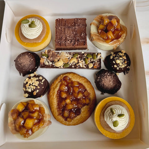 Thanksgiving Box - V/GF (11 Piece)